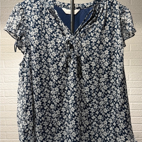 LC Lauren Conrad Blue and White Tie Front Blouse - Picture 1 of 3